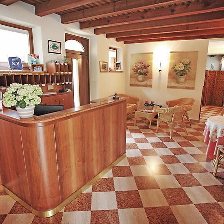 Hotel Faccioli ヴァレッジョ・スル・ミンチョ エクステリア 写真