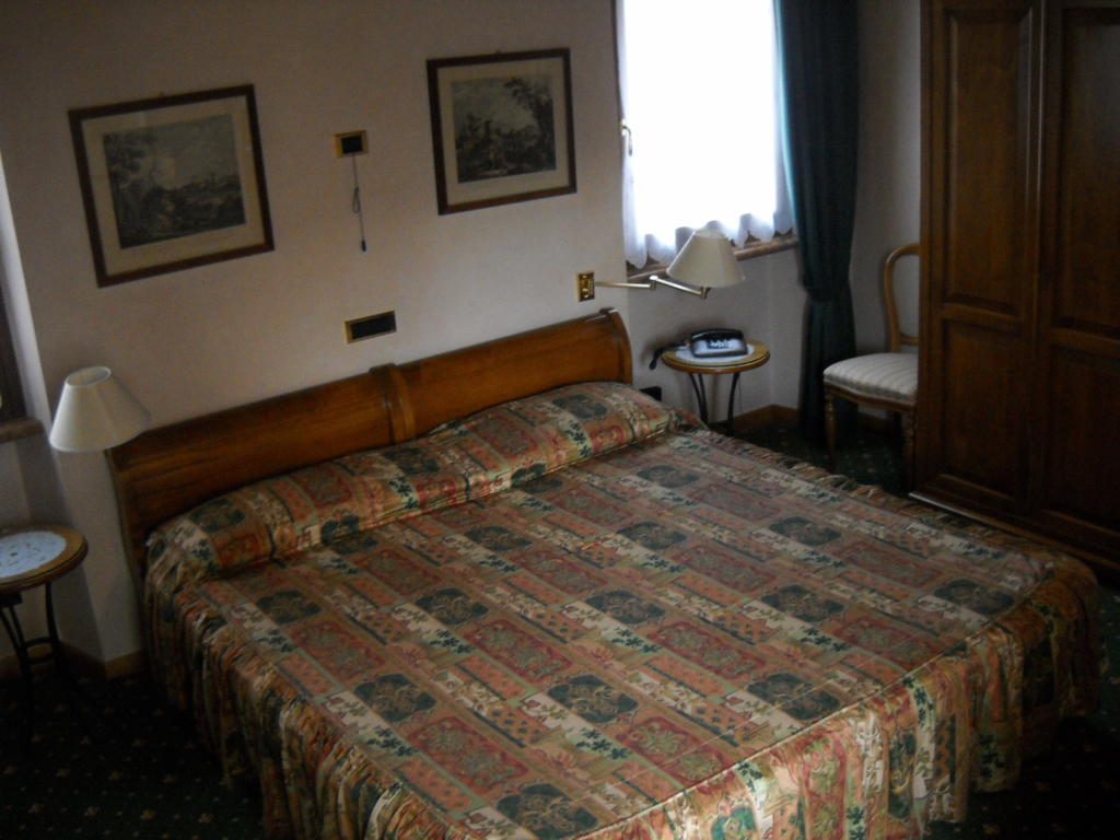 Hotel Faccioli ヴァレッジョ・スル・ミンチョ 部屋 写真